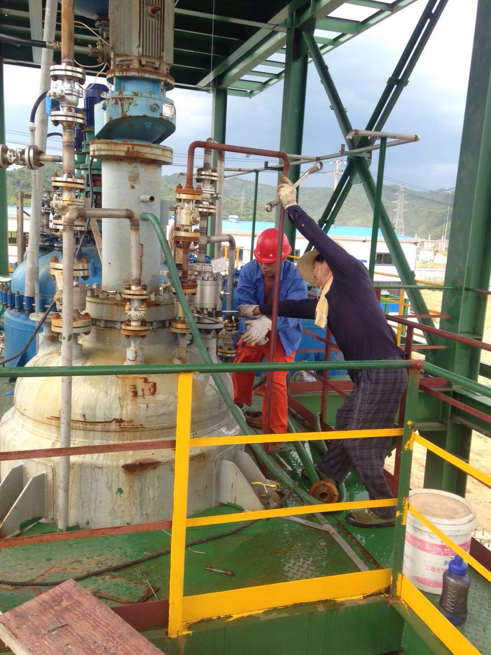 湖南岳阳长岭2000L加氢反应釜维修